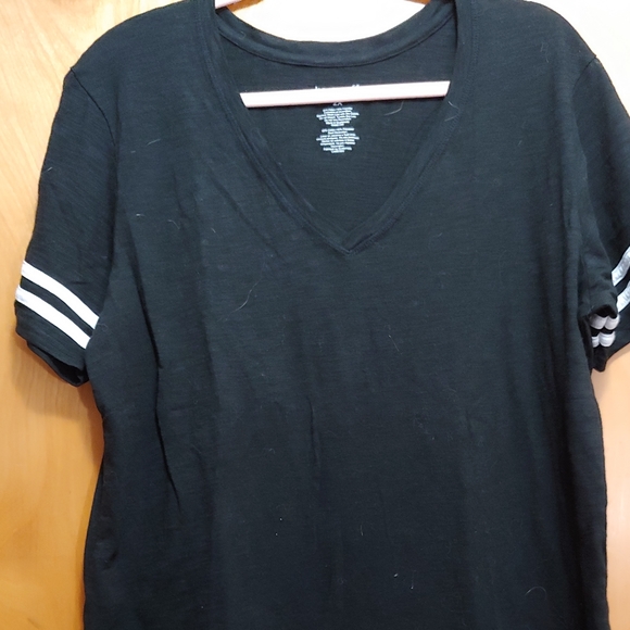 boxercraft Tops - V-Neck Hi- Lo Short Sleeve Tee 2X.